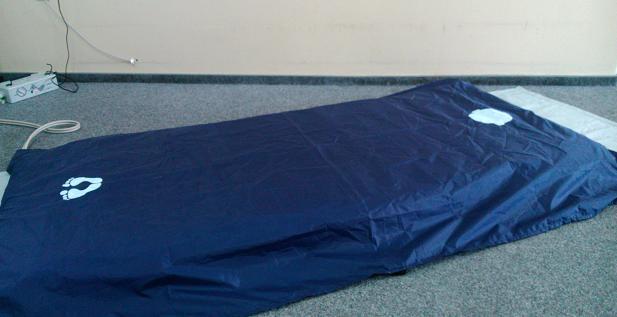 mattress is already inflated, place mattress lapels under the mattress of your bed.