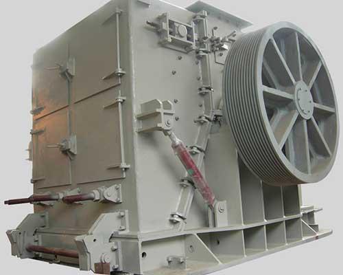 HAMMER MILL A hammer mill is a crusher that can grind, pulverize, and crush a wide range of materials.