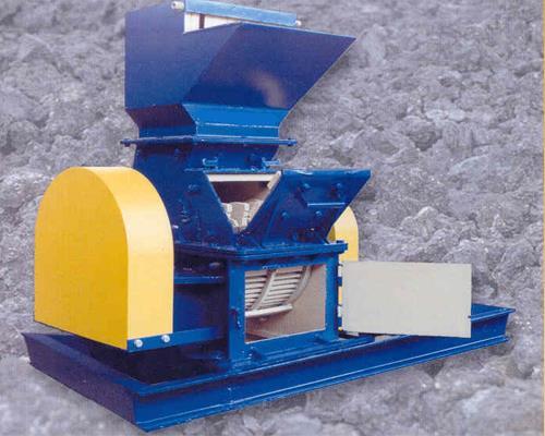 The material being crushed remains in the crushing space until the degree of fineness required has been achieved, so that it can then pass through the