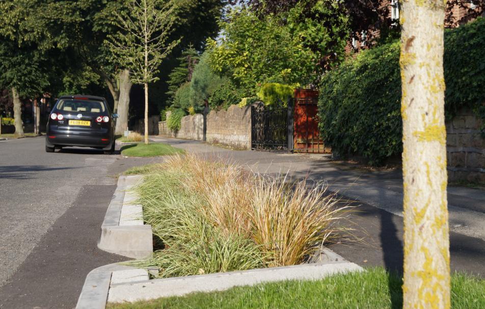 Greening streets, retrofit rain gardens, Nottingham SuDS used Rain gardens Benefits Proven surface water capture and infiltration leading to reduced pressure on downstream sewer and watercourse.
