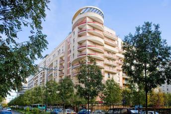 STUDENT Résidence Pythagore Grande Arche REF#1605 Type of accommodations: Studio 18m² Yes 790-950 500 promotions for students of SKEMA The Pythagore Grande Arche Residence is located in the heart of