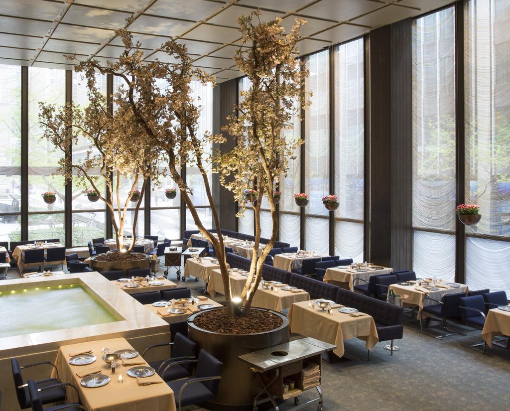 20 The Four Seasons Restaurant, a modern Gesamtkunstwerk, was designed as a balance between the rigorous design values of Mies and the textural luxury fundamental to an inspired dining experience.