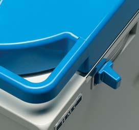 The metal housing are powder-coated and easy to clean. Recessed handles facilitate easy manipulation.