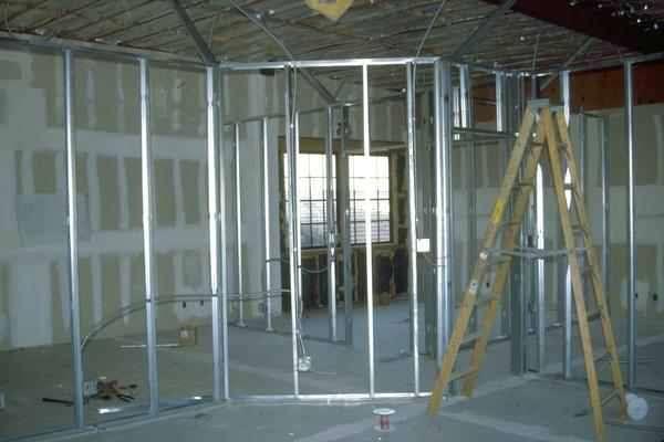 LIFE SAFETY PRINCIPLES Walls provide time Smoke compartment walls and doors provide of safety - divide building into zones