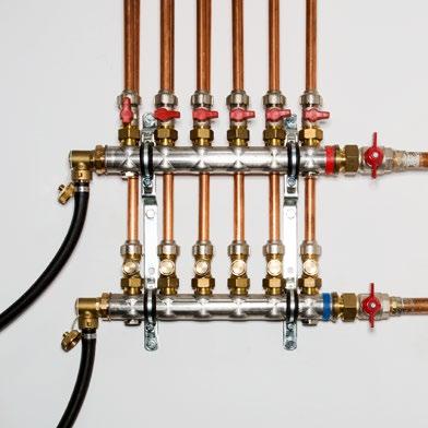 Two Ø 1" suction/pressure hoses, with fabric inlay, 1.5 m long, with 1" hose screw fittings, with caps. One Ø 8 mm compressed air hose, 1.