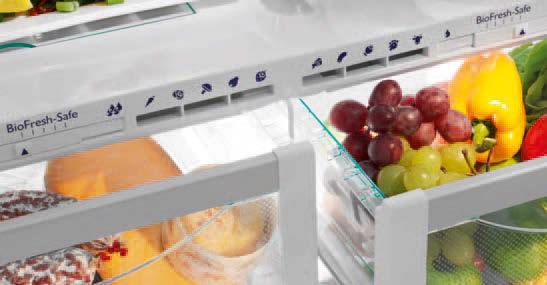 The temperature in the refrigeration and freezer compartments can be read from the MagicEye digital display on the LCD.