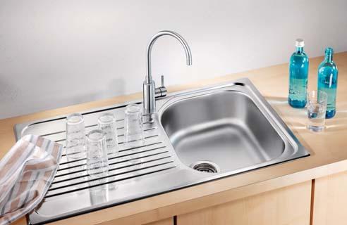 A cabinet width of 60 cm is ideal for sinks with a main and additional bowl.