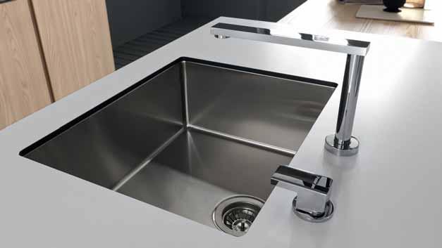 KE - R15 A comprehensive collection of one-bowl and two-bowl solutions where you will surely find the perfect sink for your needs. NEW Perimetric overflow Camillo (8467 000 - pag.