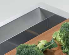The elegant SPACE steel cap, included in all models, closes the drain and leaves no visible residues
