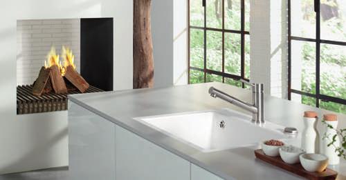 CERAMIC SINKS: ADVANTAGES GENERAL INFORMATION A VERY SPECIAL MATERIAL Kitchen sinks are subject to considerable stress