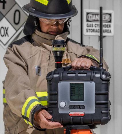 AreaRAE Pro Remote visibility on more threats than ever for a new level of real-time situational awareness AreaRAE Pro is a wireless, transportable area monitor that can simultaneously detect toxic