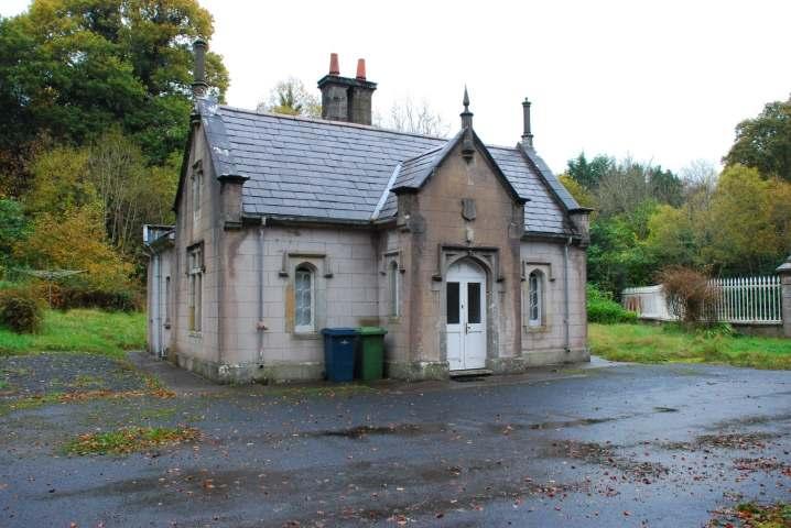 2. HB12/15/011 Gate Lodge (B1) This gatelodge dates back to around 1850 and was designed by William Farrell.