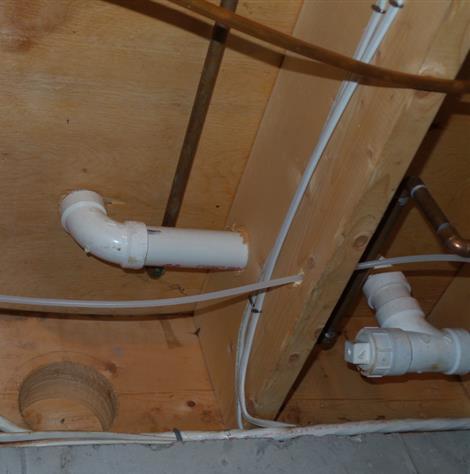 5 Interior Fuel Storage, Piping, Venting, Supports, Leaks Comments: Inspected 3 oil tanks in the basement.