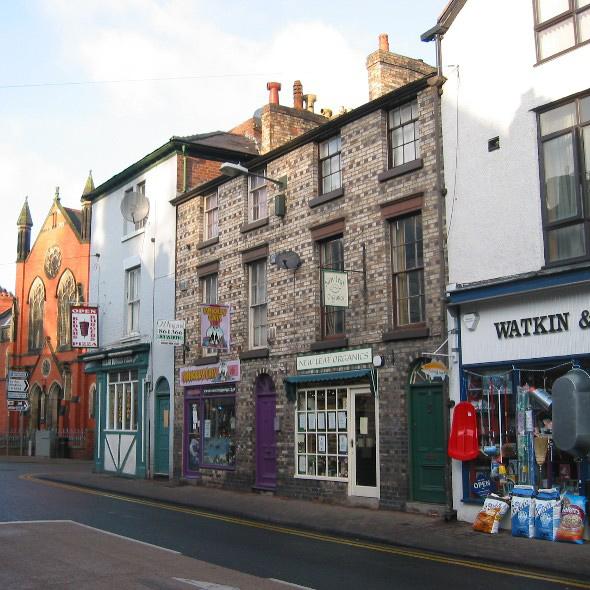 quality of the town s built environment. Many of these buildings provide key landmarks within the town including The Town Hall, St Collens Church and The Royal Hotel.