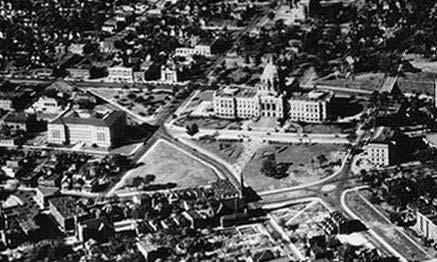 1950; Leif Erikson Lawn at upper right, prior to abandonment of Wabasha Street.