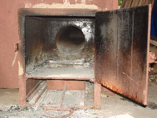 PARTS OF A DRYER 1. Combustion chamber: This is a box-like structure where the fuel is burnt. It is usually present at the bottom at the left side of the dryer.