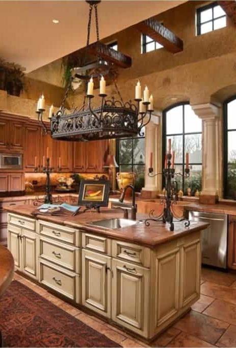 TUSCAN FARMHOUSE KITCHEN Tuscan Farmhouse Kitchens aren t as popular here as the traditional white American farmhouse or French styles.
