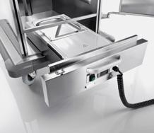 Point 2: secure for transport Point 1: locked open Intelligent solutions for ideal handling: heatable BLANCO banquet trolleys. Removable heating module.