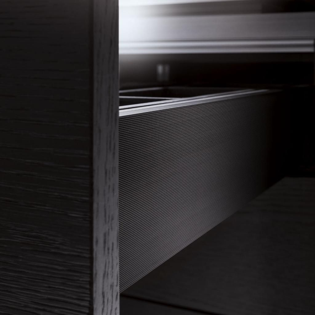 Even more is possible upon request luxury deep black aluminium, finely grooved profiles or a