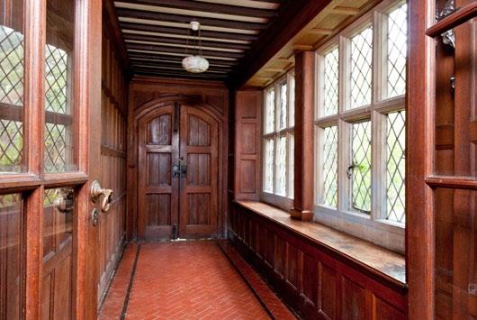 Situation Maesgwynne Hall Estate is located in an idyllic rural setting about 1.