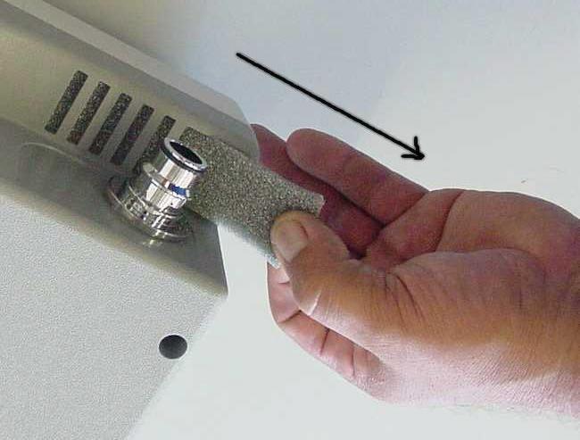 tool, such as a pen, pry up the end of the filter through the large vent