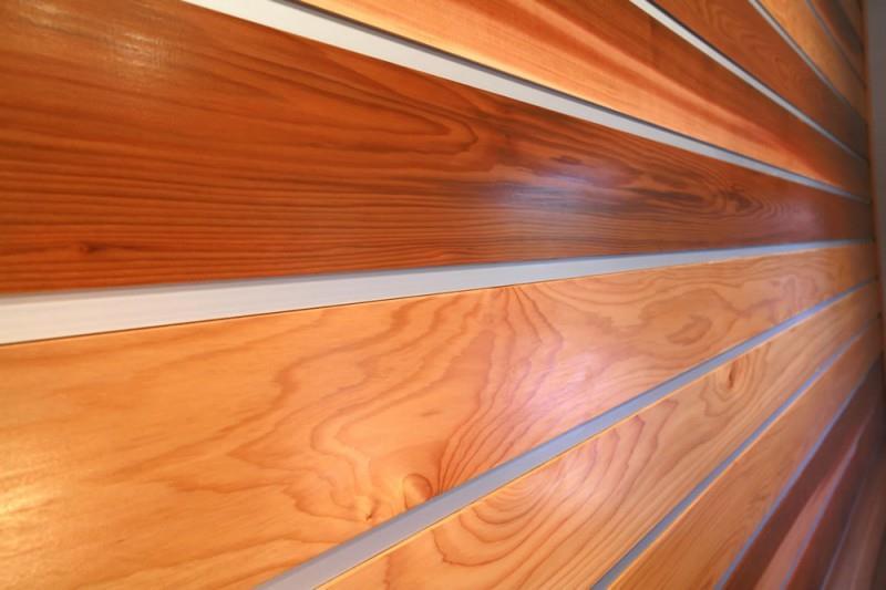 Altache TM Panel Features and benefits: Combines annodised aluminium with Western Red Cedar Concealed fixings for uninterrupted lines Lightweight, but with excellent durability Colour choice,