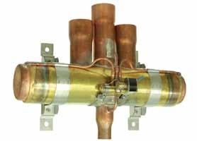 4-way reversing valve Used for heat pump version converts the refrigerant circuit configuration from chiller to heat pump.