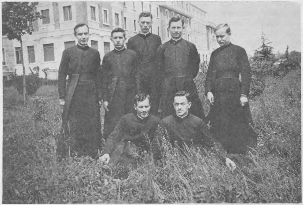 Lietuvos jėzuitu provincijos jaunieji studentai Italijoje 1939 metais.
