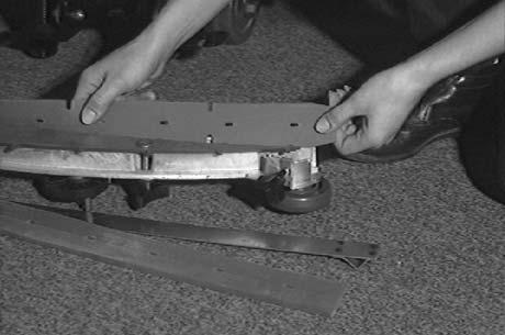 MAINTENANCE 5. Loosen the two remaining knobs on top of the squeegee assembly. 6. Pull the retainer plate back and pull out the front squeegee blade of the squeegee frame. 7.