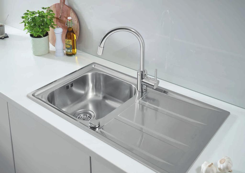 GROHE KITCHEN SINKS K400 SERIES GROHE K400 SERIES Give your kitchen a design-orientated edge with the K400 sinks.