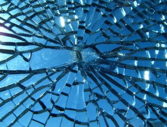 3. Clean up any broken glass immediately; *If this happens in the lab,