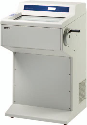 MEV Cooling chamber with semi-automatic rotary microtome MEV Floorstanding ECO cryostat Operating temperature range +10 C to +25 C Section thickness setting range 0.