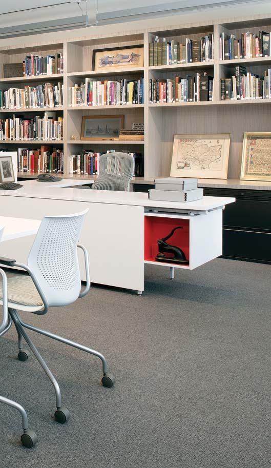 MULTI-USE / PRIVATE OFFICE Flexible spaces for shifting work styles Choose desks that can double as meeting tables Create plug-and-play efficiency through integrated technology access Anticipate