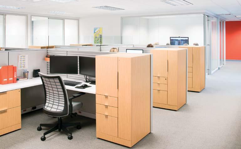 2 Dividends Horizon Workstations New worksurface shapes position the user toward the aisle to support collaboration with visiting colleagues.