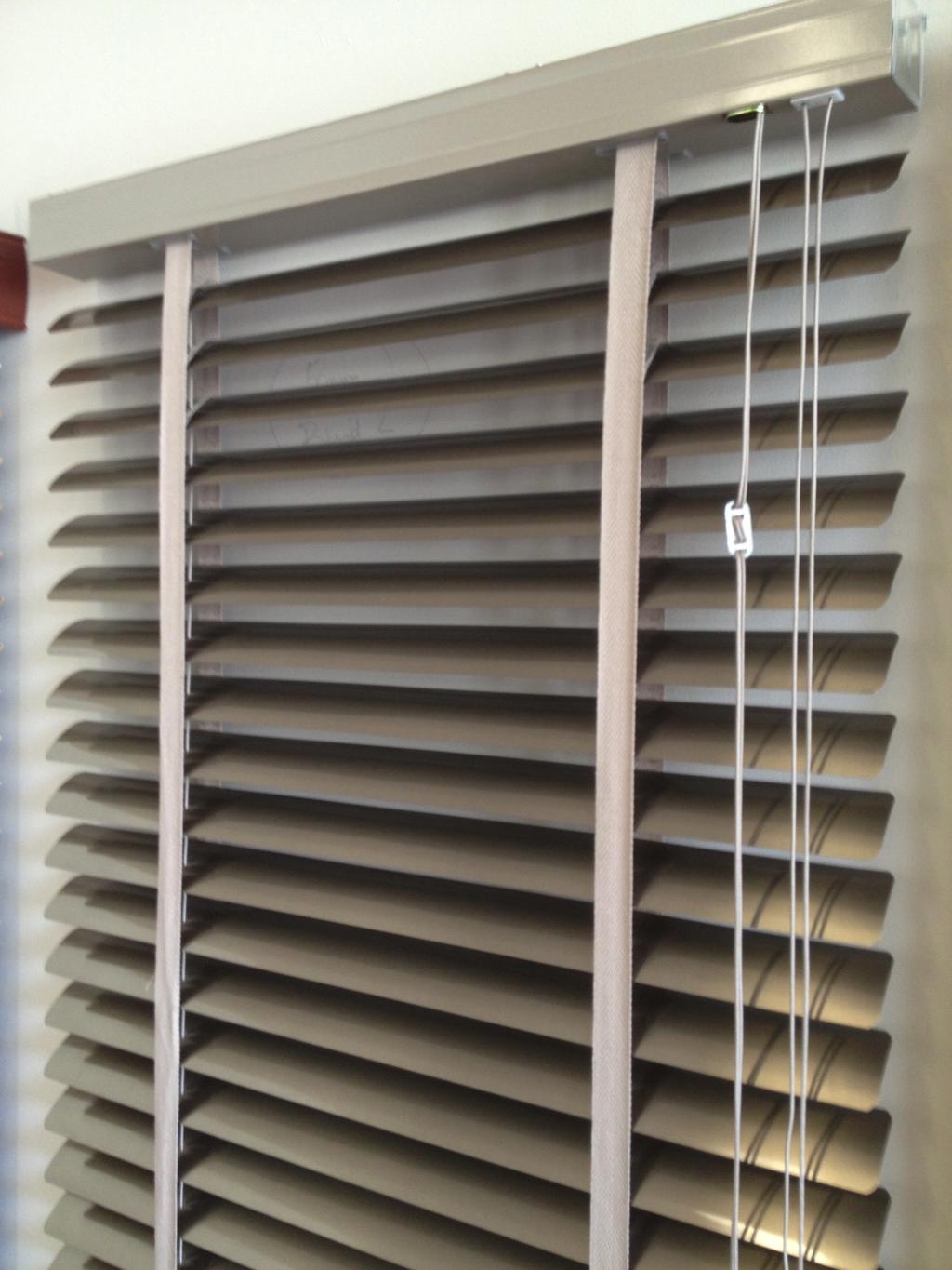 15mm, 25mm Slimline AluminiumVenetians & 50mm Venetians 50% OFF NOW! Perth Design blinds only Slimlines are most common in 25mm but are also available in 15mm.
