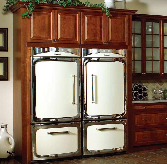 Welcome to the Heartland Class 3115 - two 36 Refrigerators with optional Cowl Nostalgic beauty, unrivaled craftsmanship and incredible attention-to-detail superbly integrated