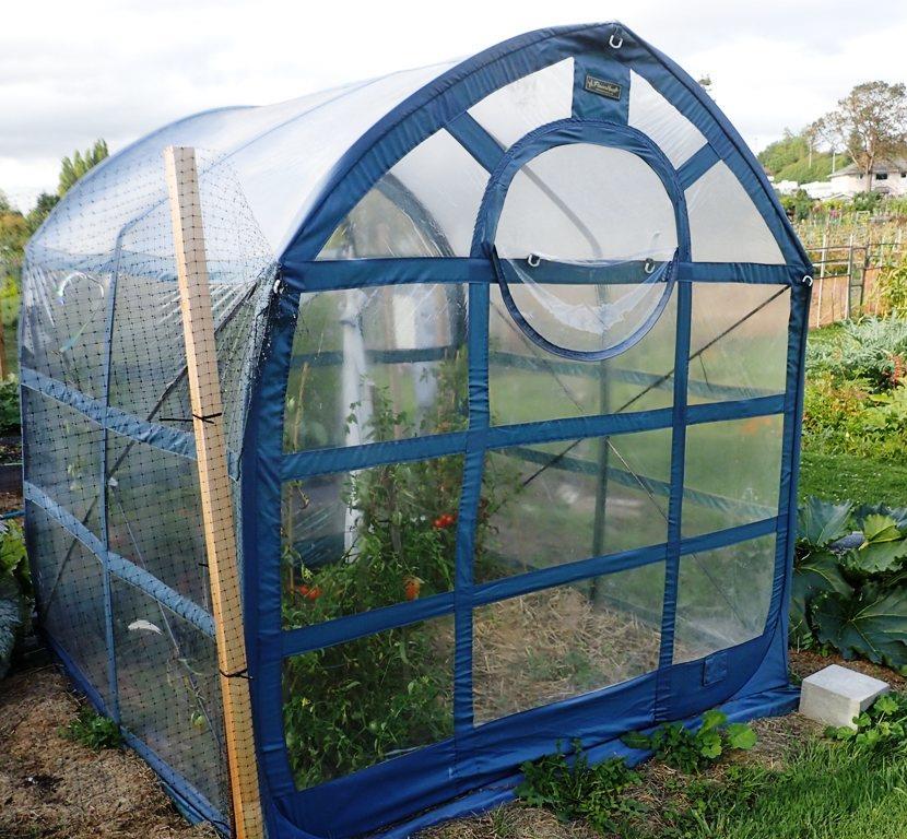 Greenhouses Frames Plastic pipe: low maintenance, low expense Aluminum: low maintenance, more expensive Wood: high