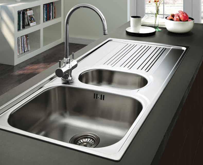 for left- or right-hand drainer omplete with chrome single lever tap,