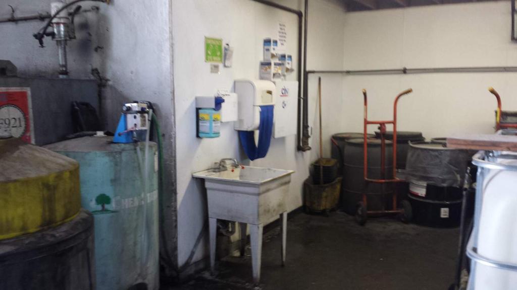 TRUCK SHOP WASH UP AREA- HAS SLOP SINK,