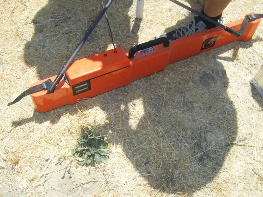 EM38 Conductivity Meter A portable device to measure soil