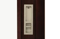 DESIGN FLEXIBILITY EXCLUSIVE HARDWARE Exterior Pull Pocket Stacked Interior Pull and Latch 7 When you open an Ultimate