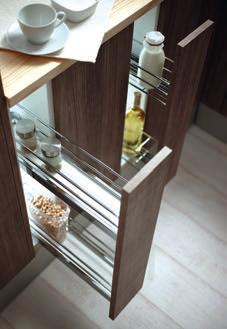 4 Narrow pull out drawer system.