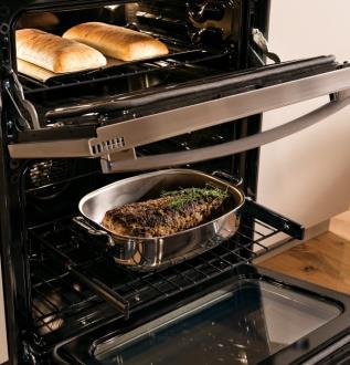 zone that includes an 8 /5 dual element. DOUBLE OVEN 6.6 CU. FT.