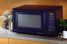 guesswork out of cooking. The Scrolling Display is easy to read and a helpful cooking guide. *IEC-705 Test Procedure Not all features available on all models.