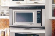 oven cavity 1100 watts* Turntable On/Off Built-in kit available at additional cost Profile JE1660WB White on white Full-size 1.6 cu. ft.