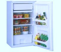 capacity 2 cabinet shelves 1 full-width vegetable/fruit pan Rounded door Reversible door Available in