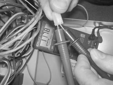SERVICE PROCEDURE PDV24-I Thermostat Circuit Testing DANGER 120 volt exposure. To avoid personal injury, use caution while performing this procedure.