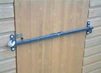com Shed bar Shed shackle If you have been working in your garden ensure that you lock away tools such as spades or forks when you re finished.