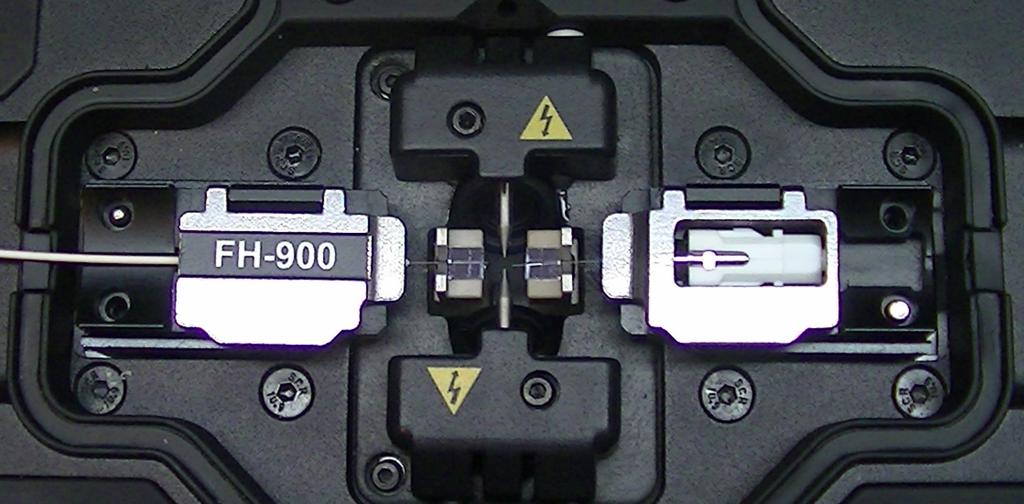 Splice on Connector Mounted in Fusion Splicer 900u