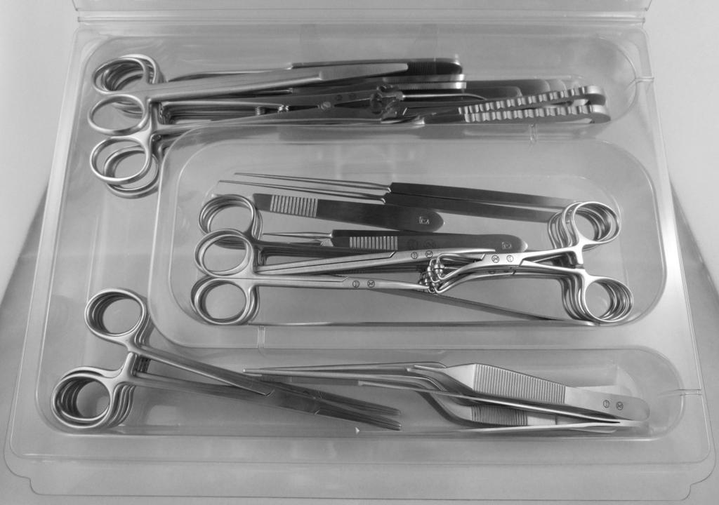 METAL INSTRUMENTS Glasgow Set C Single use set eliminates the risk of patient cross infection Contains 44 quality essential instruments in one convenient tray, making it ideal for trauma and high